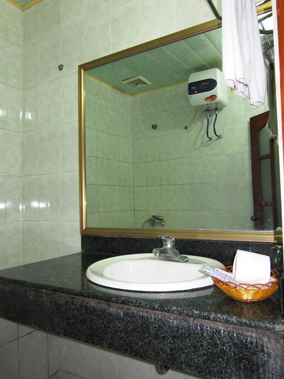 Green Bay Hotel Ha Long Exterior photo